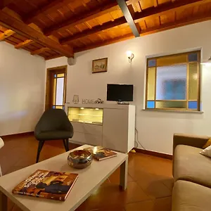 Cozy 4th And Top Floor Italia